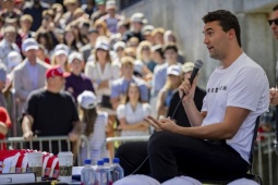 Những phút cuối đời của nhà hoạt động bảo thủ Charlie Kirk