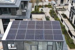 Thị trường - Tiêu dùng - Lắp điện mặt trời mái nhà ở Trung Quốc không xin phép có bị phạt?