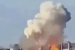 Thế giới - Ukraine tấn công loạt khu phức hợp lọc dầu trọng điểm của Nga