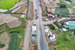 Sơn Hải xin cắm bảng “bảo hành 10 năm” trên tuyến cao tốc Hoài Nhơn – Quy Nhơn