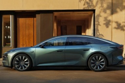 Toyota bZ7 trình làng, sedan thuần điện dài hơn 5 mét