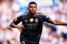 Mbappe "cày nát" La Liga, Real Madrid vẫn thấp thỏm vì ác mộng hàng thủ