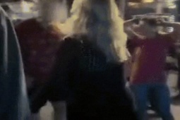 Video cô gái hành động bất ngờ khi gặp người yêu phản bội nhận 20...