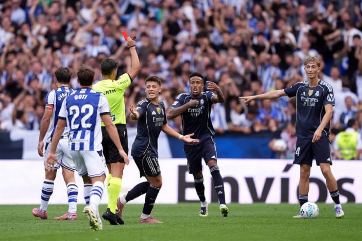 Real chuẩn bị khiếu nại FIFA vì những quyết định gây tranh cãi của trọng tài