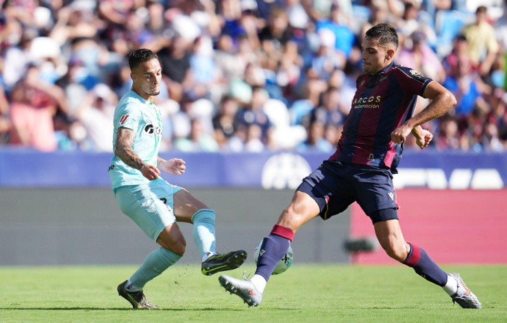 Antony và Betis hòa kịch tính sau khi bị dẫn 0-2