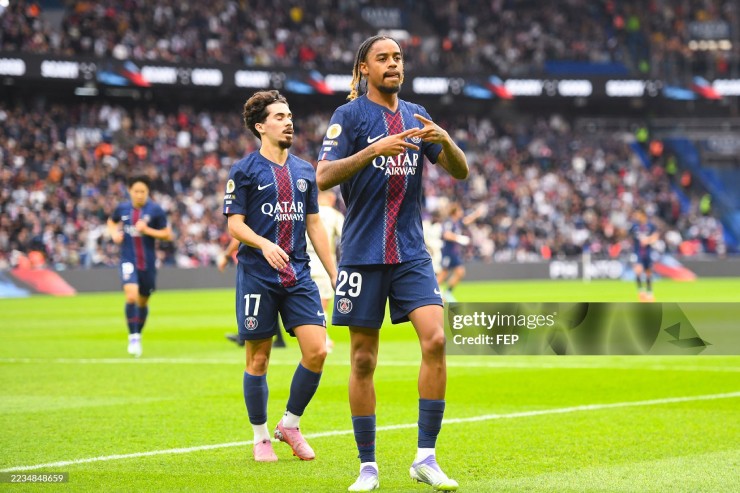 PSG giành lợi thế