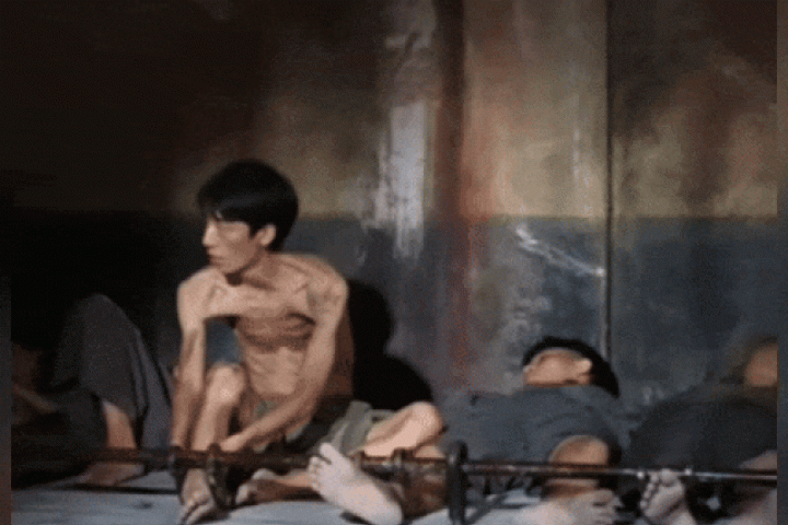 Giải trí - Phân cảnh tù nhân Côn Đảo gây sốt mạng xã hội