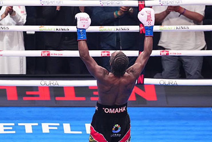 Terence Crawford trở thành nhà tân vô địch tuyệt đối hạng bán trung của boxing thế giới