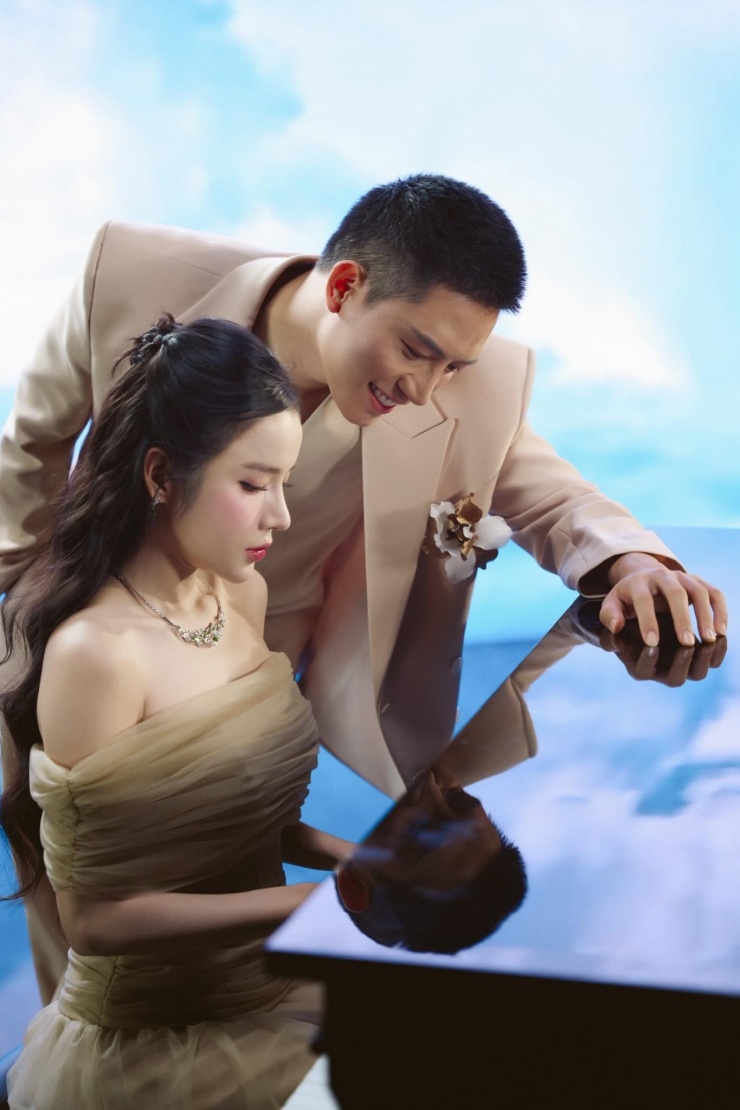 Em Xinh Say Hi: Anh Tú hóa chú rể bên LyLy, lộ dấu hiệu "mong sớm về một nhà" - 6