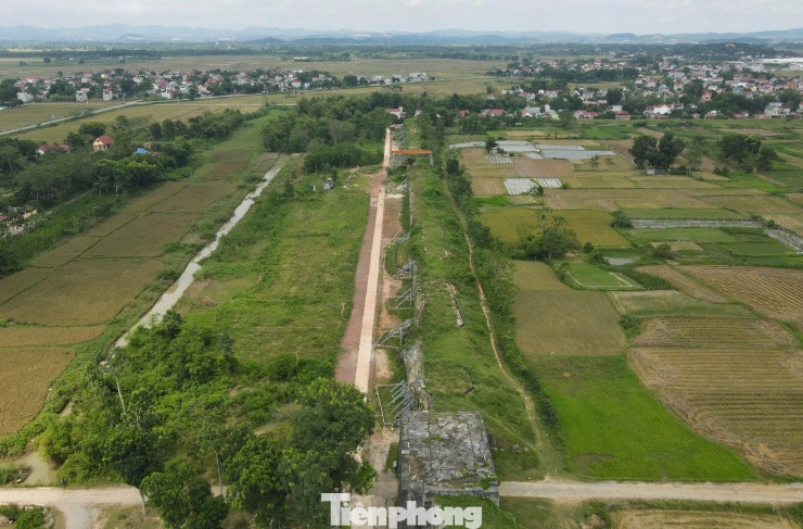 Trước tình trạng tường thành phía Bắc x