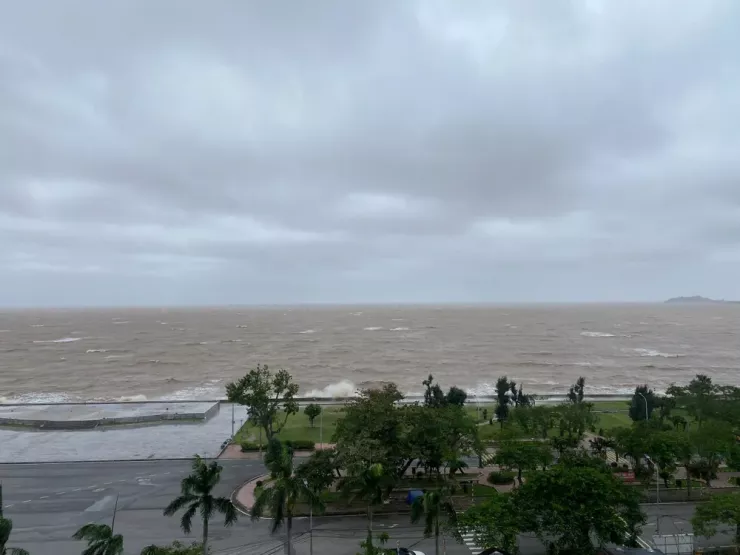 Chiều nay, một vùng áp thấp đang hoạt động trên Biển Đông, có khả năng mạnh lên thành áp thấp nhiệt đới trong ít giờ tới. Ảnh minh hoạ: Đặng Trung