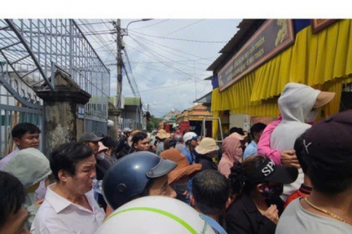 Dòng người tiễn biệt 3 nạn nhân trong vụ thảm án ở Đắk Lắk