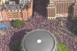 Báo Trung Quốc nhận định về cuộc biểu tình lên tới 150.000 người ở Anh