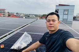 Thị trường - Tiêu dùng - 9x lắp điện mặt trời mái nhà, dùng “tẹt ga” vẫn thừa cho hàng xóm dùng ké khi mất điện