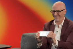 Giám đốc Apple 'thách' bẻ gãy iPhone Air