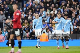 Bóng đá - Haaland vượt kỳ tích của Rooney, MU tái hiện thảm họa 32 năm
