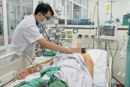 Cô đặc máu, nguy kịch chỉ sau vài ngày sốt cao do sốt xuất huyết