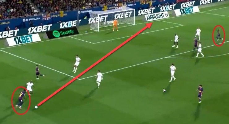 Rất nhiều người không thể tượng tượng ra làm thế nào Rashford kiến tạo cho Raphinha ghi bàn trong tình huống này