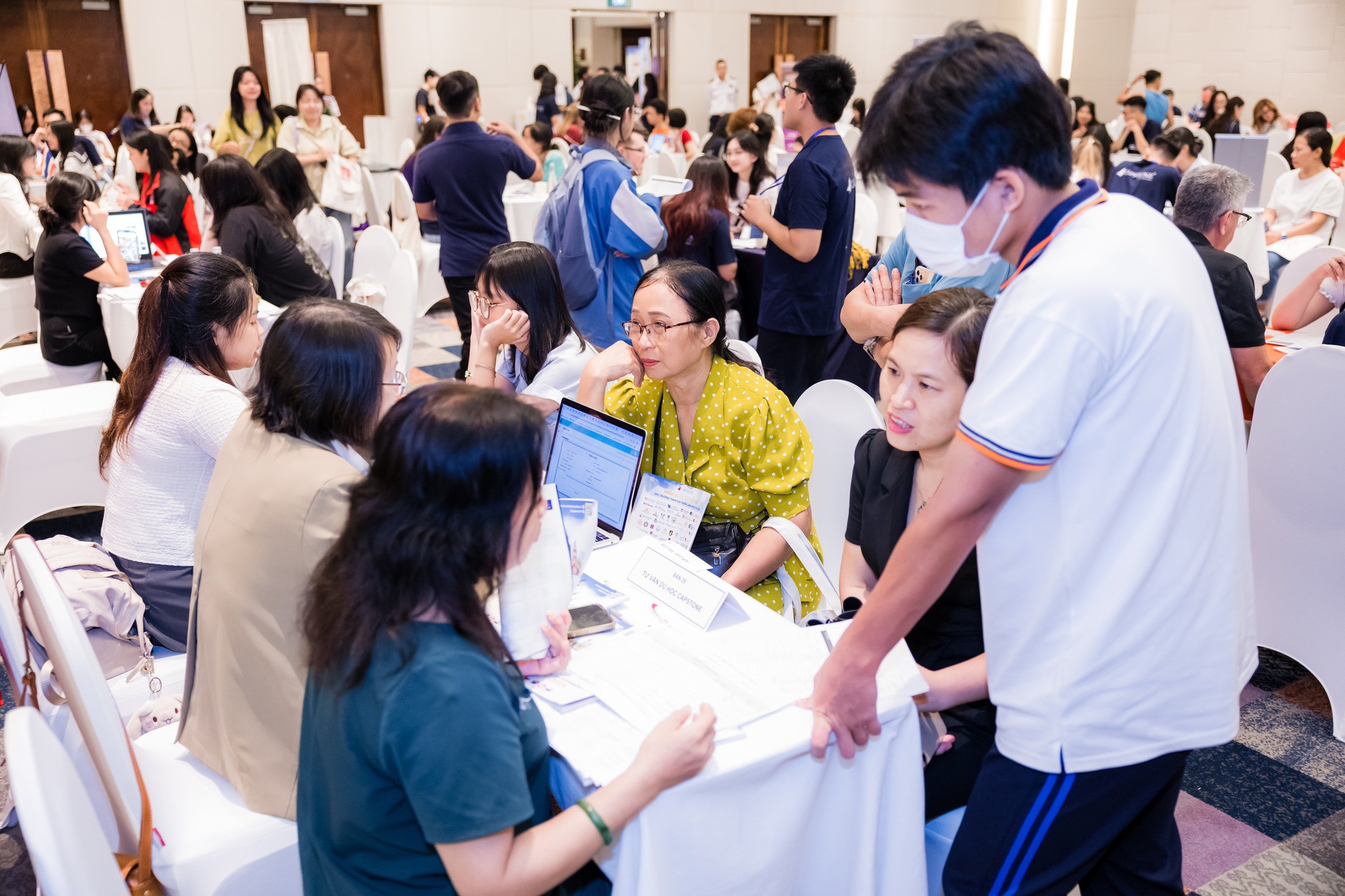 Gặp gỡ trực tiếp với 45+ đại diện tuyển sinh quốc tế, săn học bổng đến 100% - 1