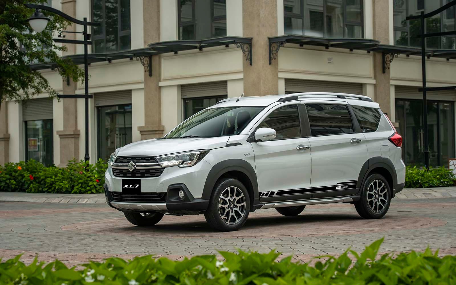 Suzuki XL7 Hybrid