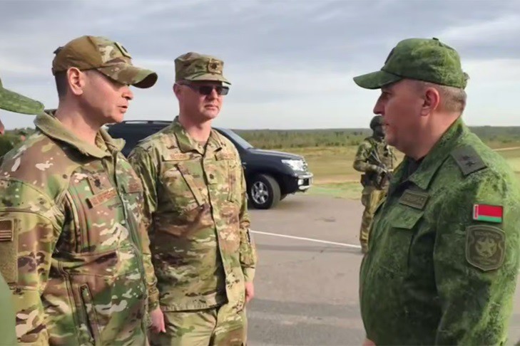 Các sĩ quan Mỹ tới quan sát cuộc tập trận Zapad-2025 ở Belarus (ảnh: Armenpress)