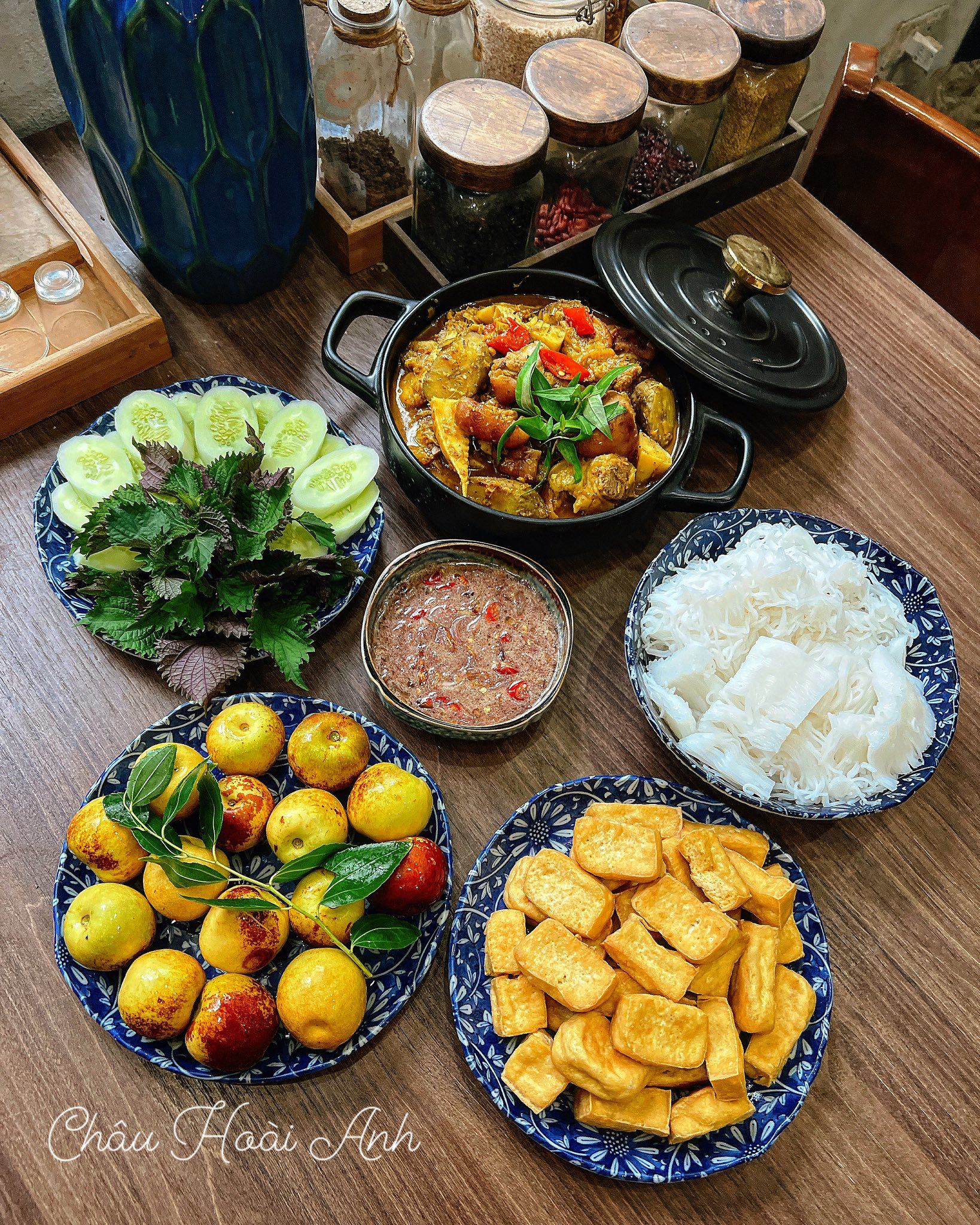Bún đậu mắm tôm - Bún chân giò nấu giả cầy