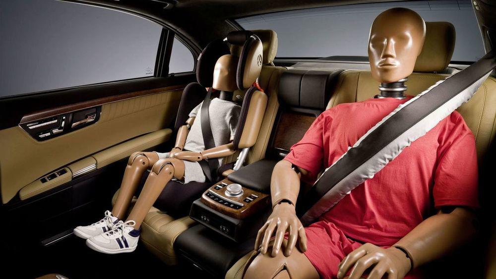 Không cài dây an toàn ở hàng ghế sau bị phạt bao nhiêu tiền? - 1