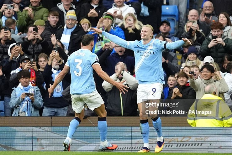 Haaland khiến MU run sợ