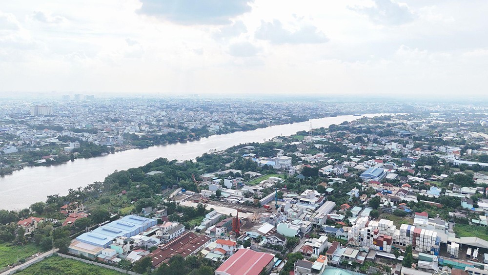 Đoạn đường chạy dọc sông Sài Gòn qua địa phận phường Thuận An, TP.HCM.