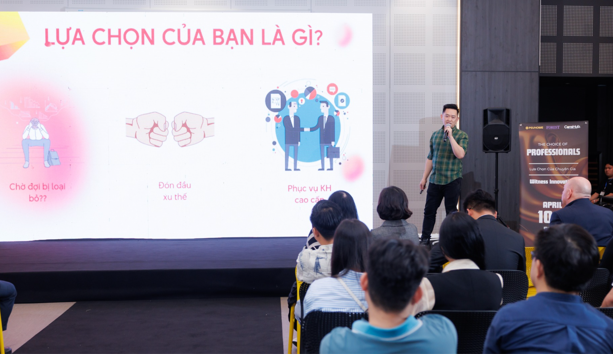 Anh Nguyễn Việt Anh chia sẻ tri thức tại các hội thảo