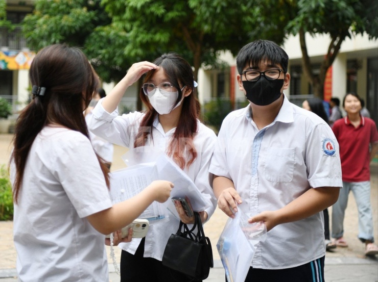 Học sinh Hà Nội trong kì thi tuyển sinh lớp 10. Ảnh: Như Ý