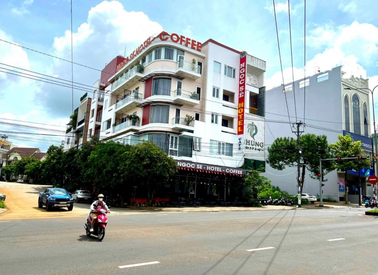 Khách sạn Ngọc Sê.