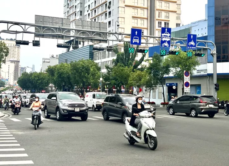 Có nên mua xe máy, ô tô xăng thời điểm này? - 1