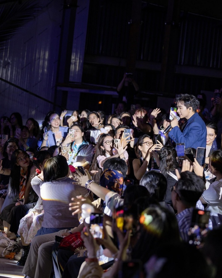 Nam ca sĩ được săn đón sau khi tham gia game show đình đám.