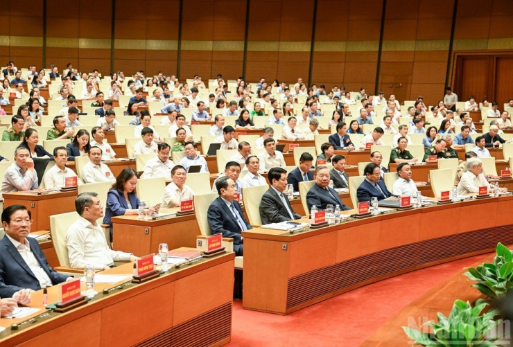 Hội nghị diễn ra tại điểm cầu chính Phòng họp Diên Hồng - Nhà Quốc hội, kết nối trực tuyến tới các điểm cầu của các ban, bộ, ngành, địa phương, đơn vị trên toàn quốc, với sự tham dự của hơn 1,2 triệu đảng viên. Ảnh: NHÂN DÂN