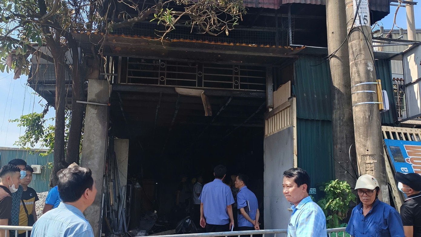 Hà Nội: Hiện trường vụ cháy nhà khiến 4 người tử vong - 10