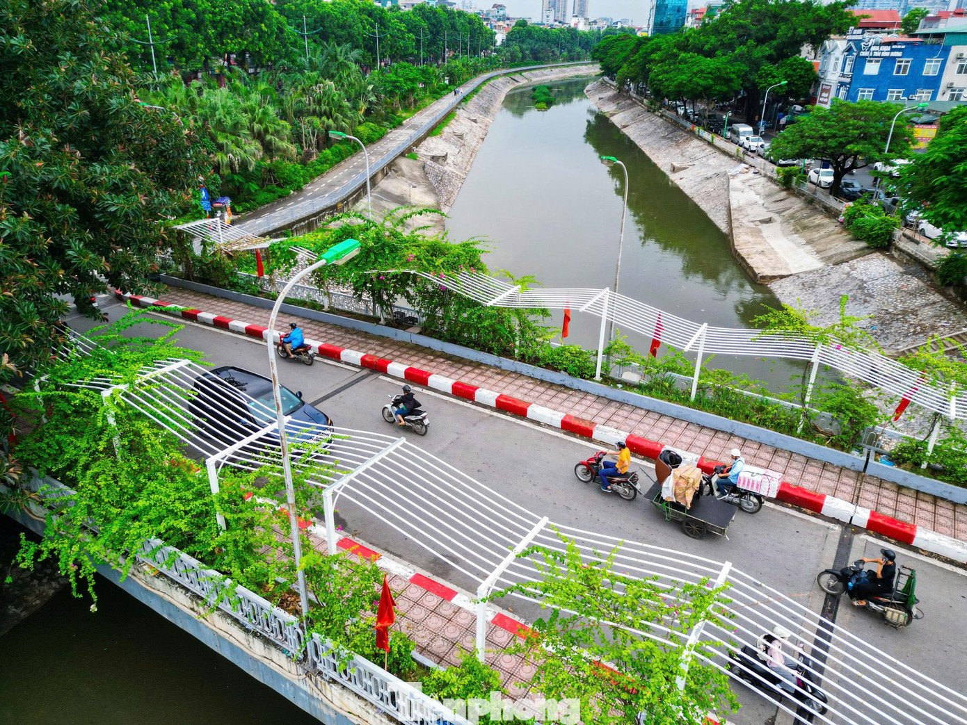 Hiện trạng sông Tô Lịch trước khi hóa công viên xanh - 18