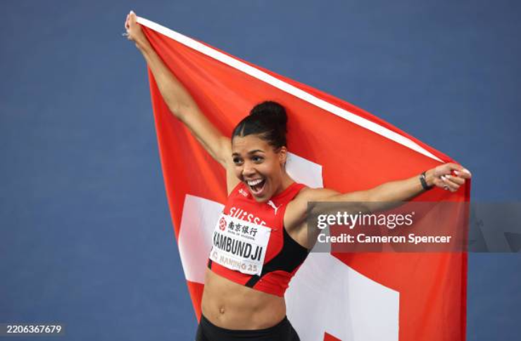 Kambundji gây bất ngờ khi giành tấm HCV nội dung 100m rào nữ