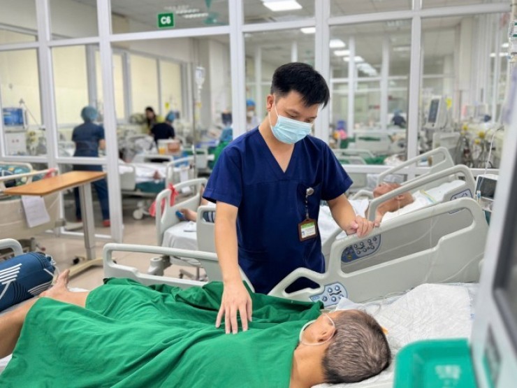 Nguy kịch vì một vết đốt ở “vùng kín”