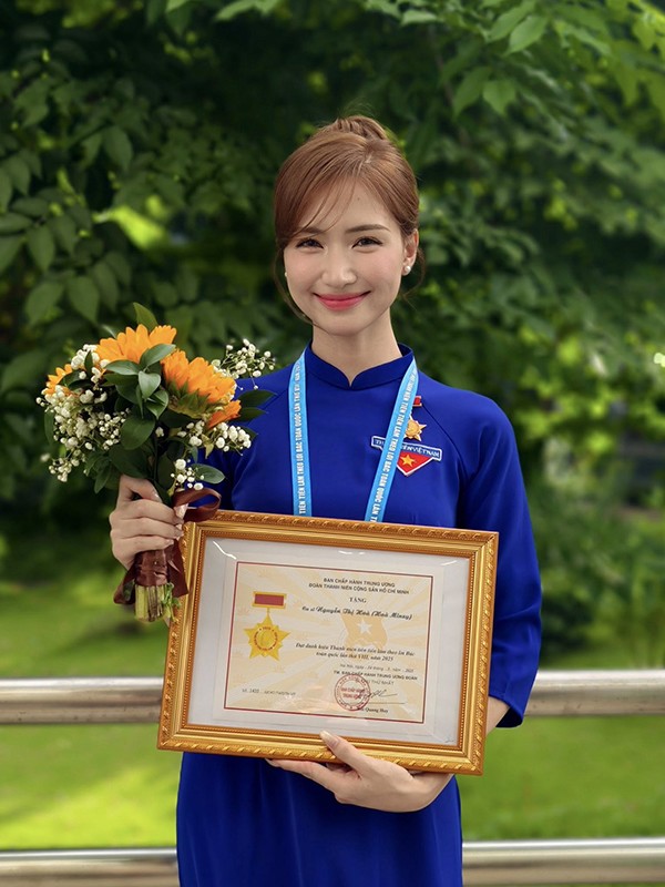 Hòa Minzy có nhiều đóng góp trong các chương trình nghệ thuật chính luận thời gian gần đây.