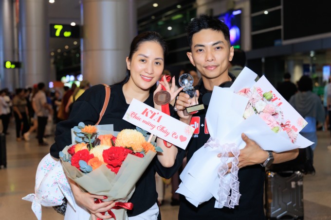 Giây phút chứng kiến thành công của Phan Hiển và bạn nhảy ở Mỹ, Khánh Thi vỡ òa sung sướng. "Tôi đã khóc vì không thể tin đó là sự thật", cô nhớ lại.