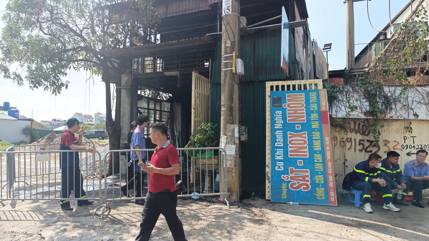 Hiện trường vụ cháy đang bị phong tỏa. (Ảnh: Thanh Hà)