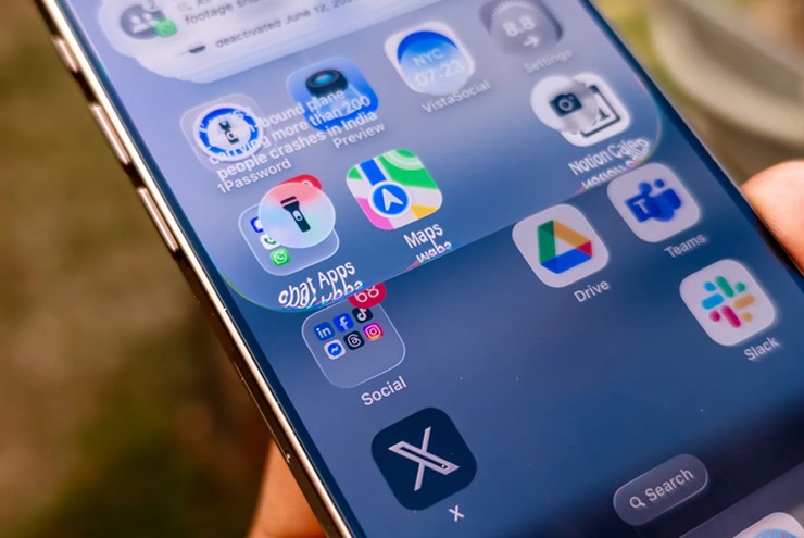 Trải nghiệm Liquid Glass mang đến sức sống mới cho những chiếc iPhone đời cũ.