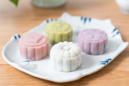 Bánh trung thu dẻo như mochi, mát lạnh lạ miệng khiến hội chị em mê...