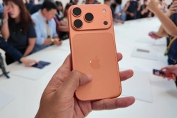 Galaxy S26 Ultra gây bất ngờ khi được người dùng "mê" hơn iPhone 17 Pro