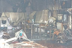 Tin tức trong ngày - Hà Nội: Hiện trường vụ cháy nhà khiến 4 người tử vong