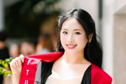 Thủ khoa xinh đẹp Đại học Ngoại thương với 3 môn đạt điểm 10 tuyệt đối