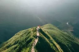 Hai cung đường 'sống lưng khủng long' khiến tín đồ trekking phải thử một lần