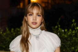 Thời trang - Lisa bị chê mặc xấu ở tiệc hậu Emmy