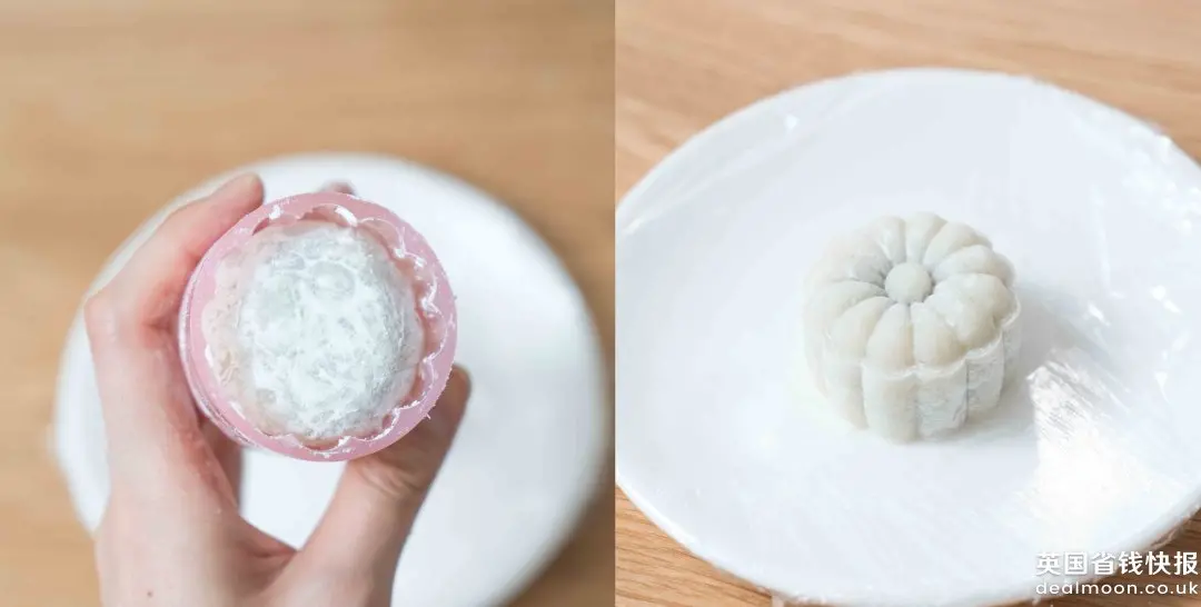 Lăn qua lớp bột nếp rang để chống dính, cho vào khuôn ấn ra hình hoa văn. Làm xong bảo quản trong tủ lạnh để định hình, ăn lạnh sẽ ngon hơn.